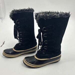 Women's Black Fur-Lined Winter Boots 9
